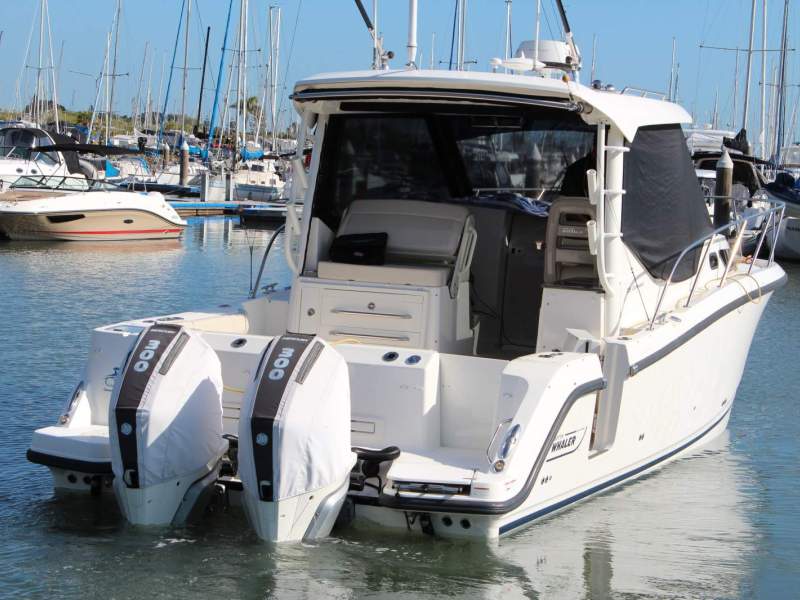 Boston Whaler 325 Conquest
