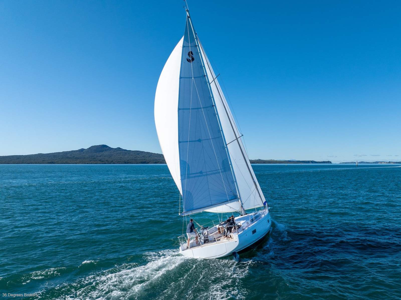 Beneteau First 44