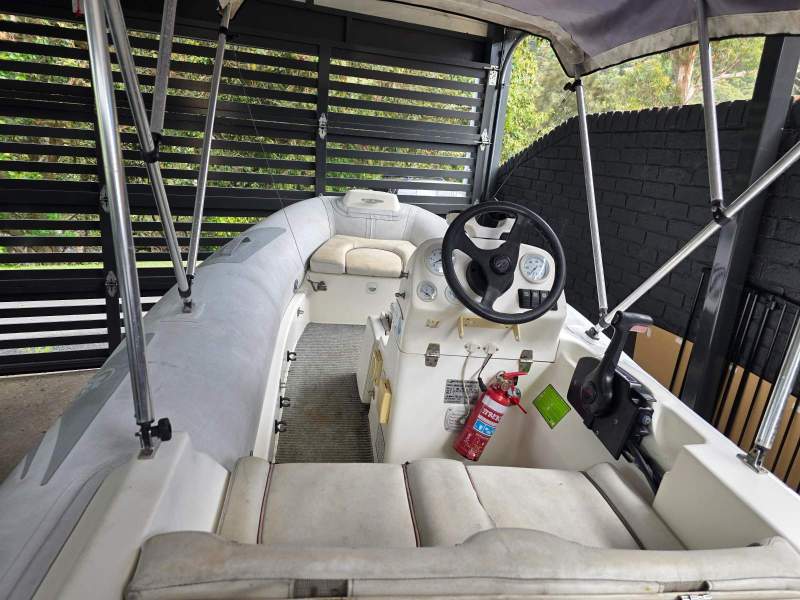 Mercury RIB Mercury Quicksilver Amanzi 380 RIB