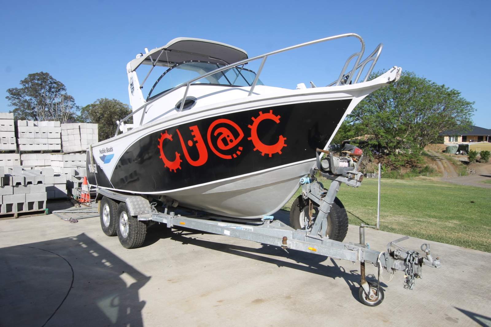 Noble 5.80 Super Vee Cuddy Cabin Noble 5.80 Super Vee Cuddy Cabin