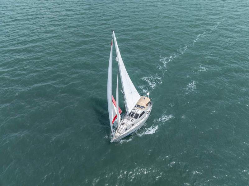 Roberts 370 Custom Cutter - Raised Saloon - Aluminium Built to Last