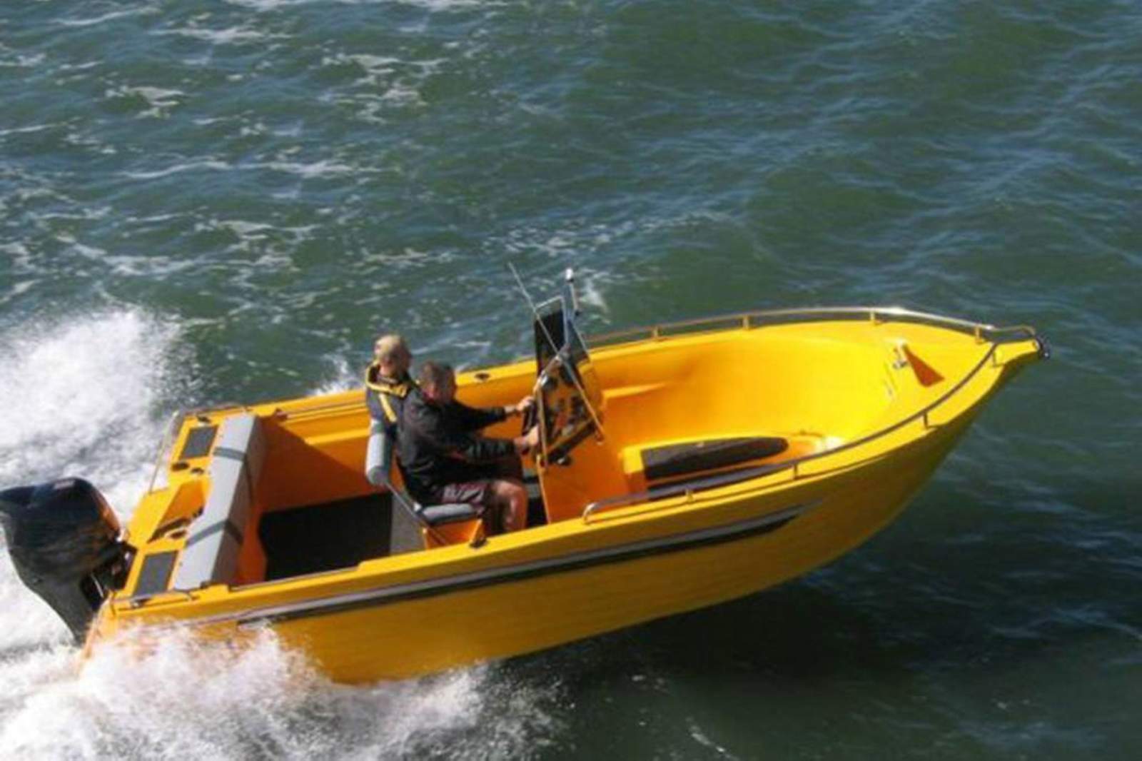 New Polycraft 5.99 Frontier Centre Console New Polycraft 5.99 Frontier Centre Console