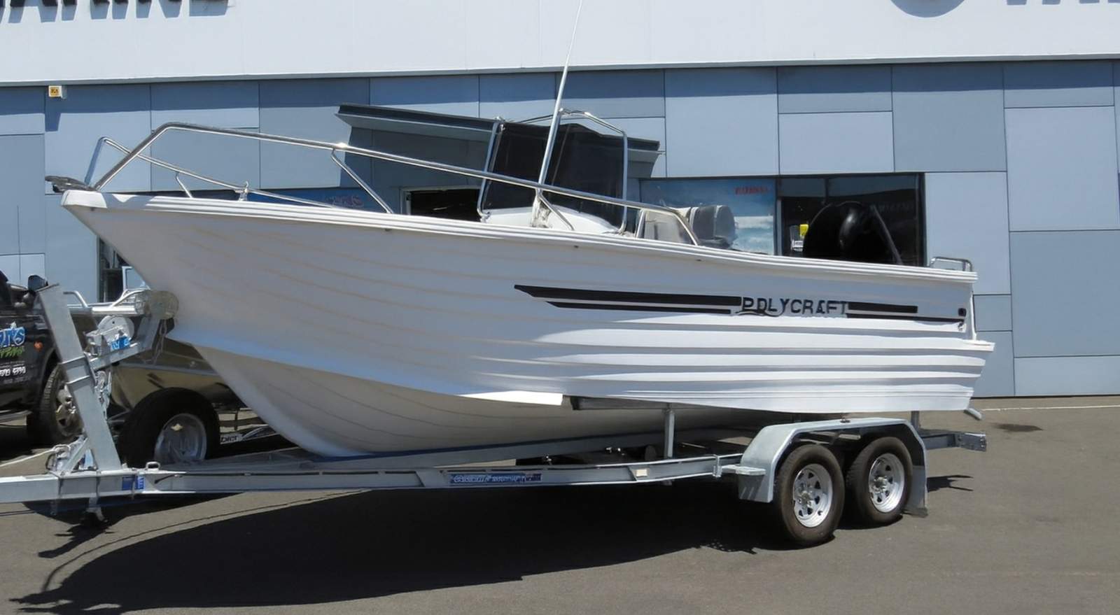 New Polycraft 5.99 Frontier Centre Console New Polycraft 5.99 Frontier Centre Console