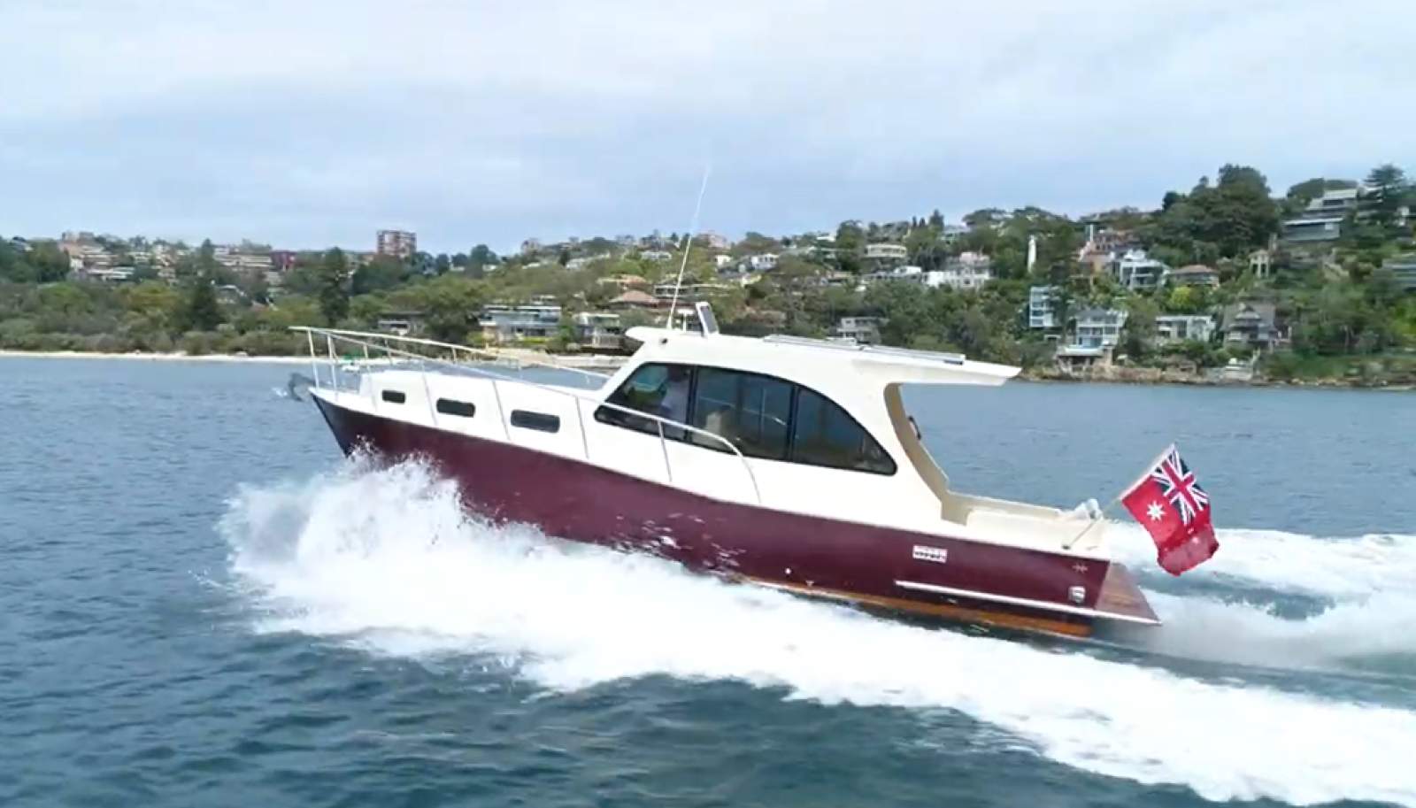 Raymond Hunt Design 38 Sedan Cruiser
