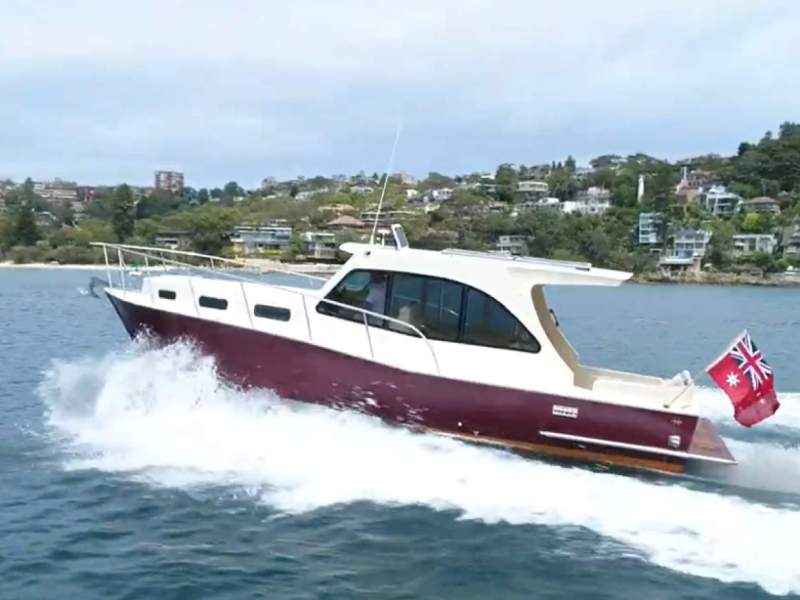 Raymond Hunt Design 38 Sedan Cruiser