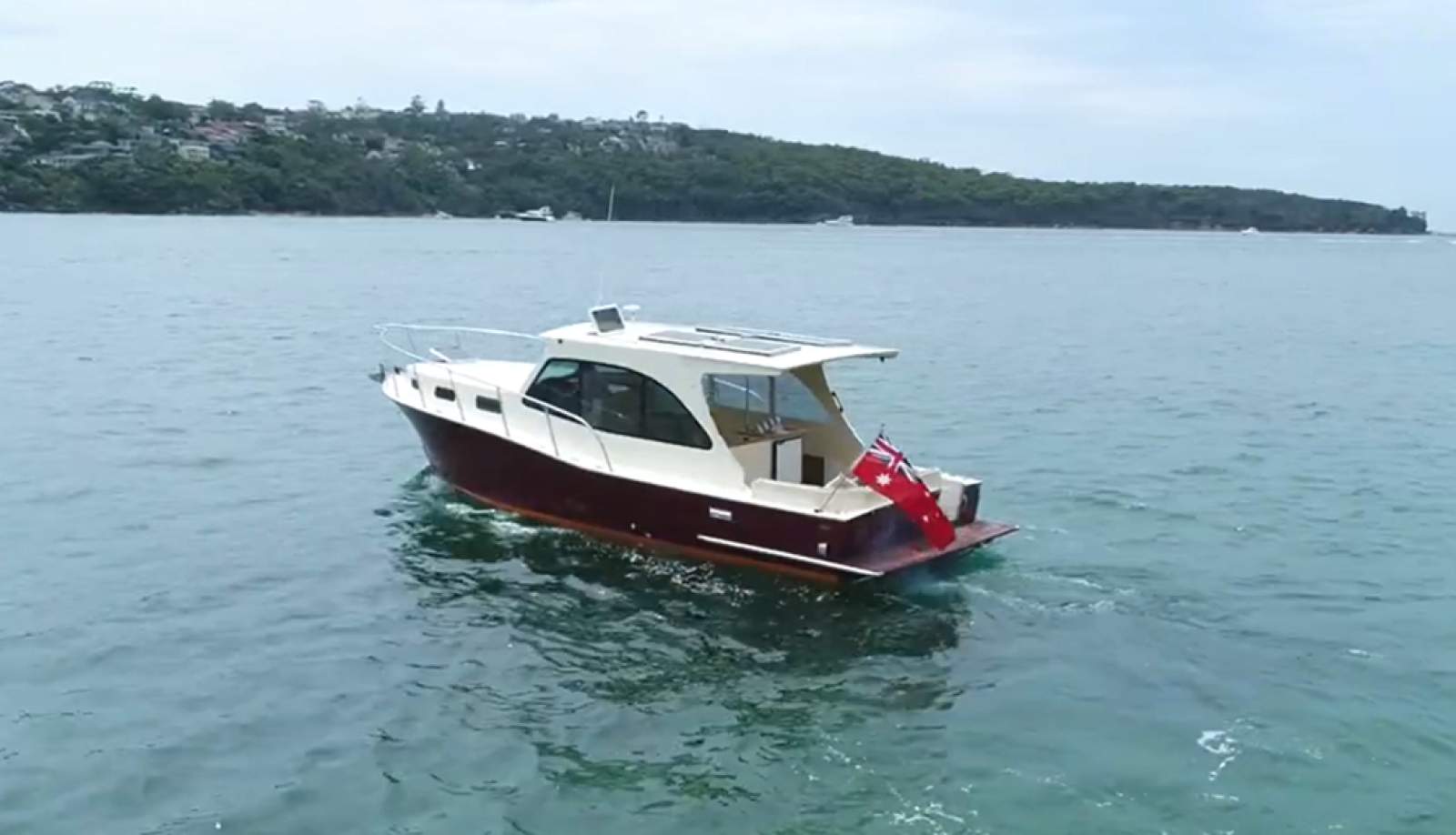 Raymond Hunt Design 38 Sedan Cruiser