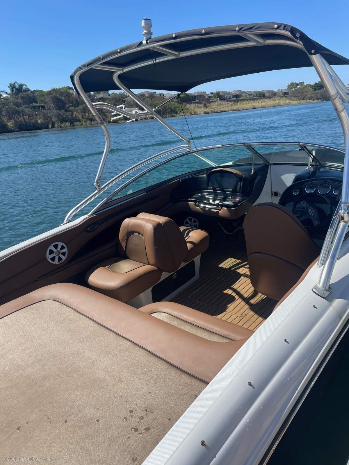 Sea Ray 220 Sundeck