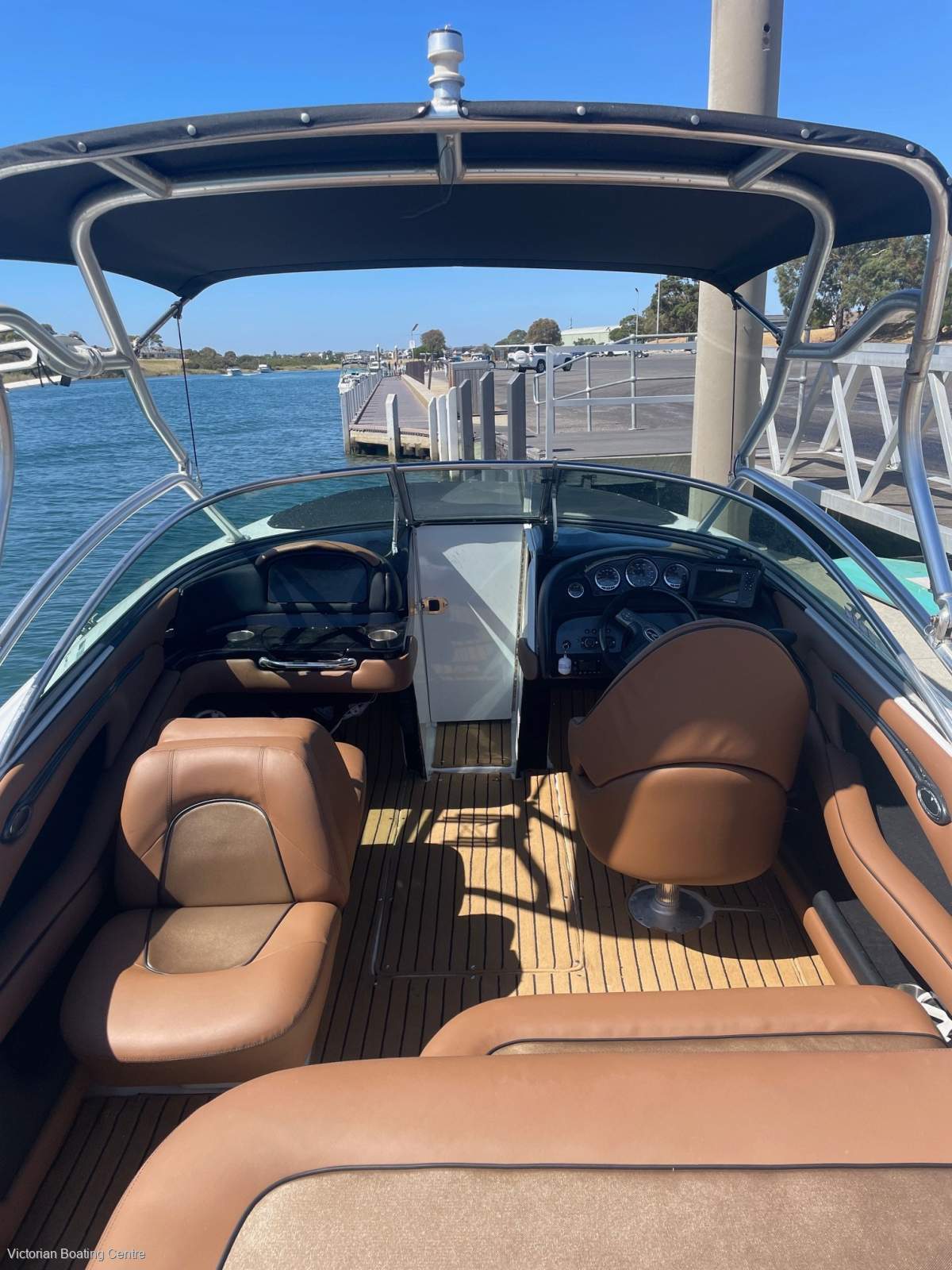 Sea Ray 220 Sundeck