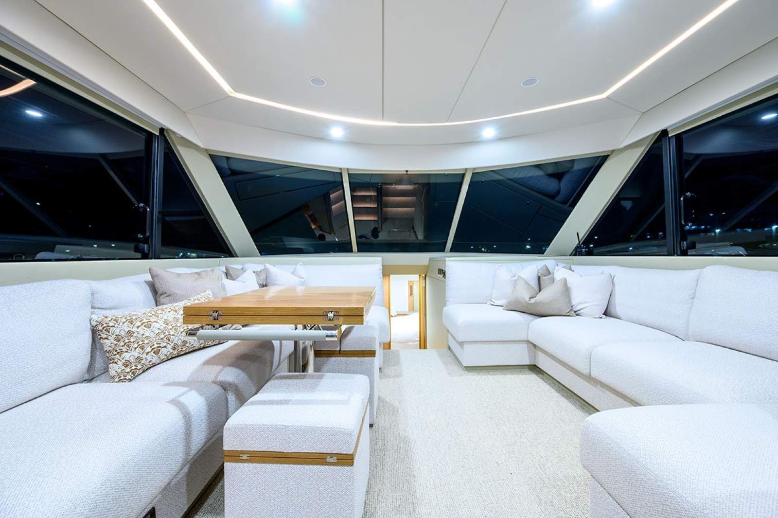 Maritimo M60 Cruising Motoryacht Black Edition 2025