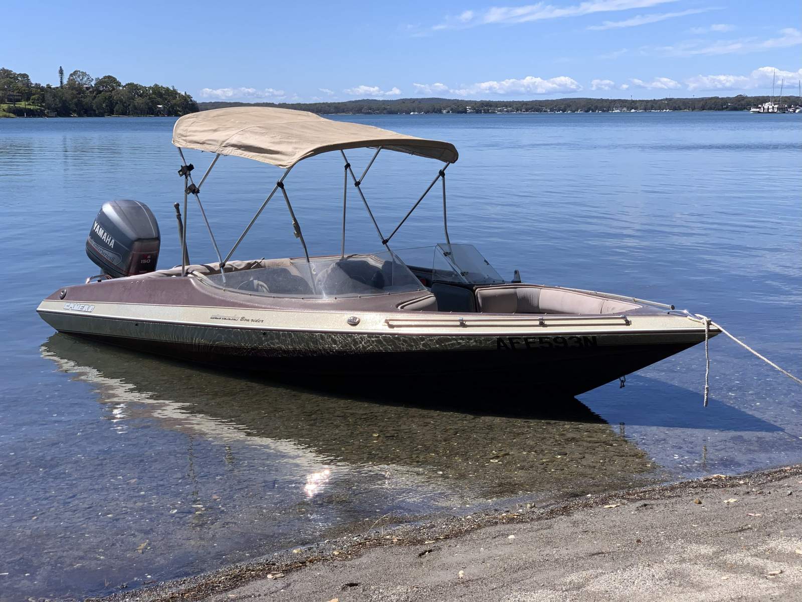 Camero Strada Bowrider Outboard