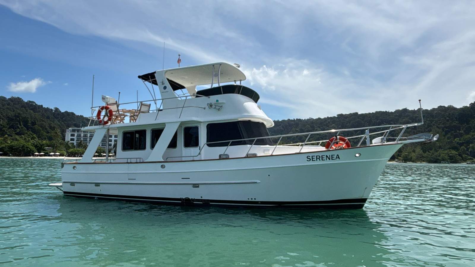 Explorer Motor Yacht 40 Sedan