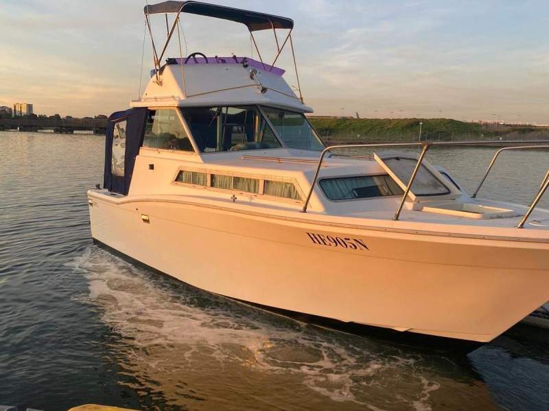Mariner 25 Flybridge