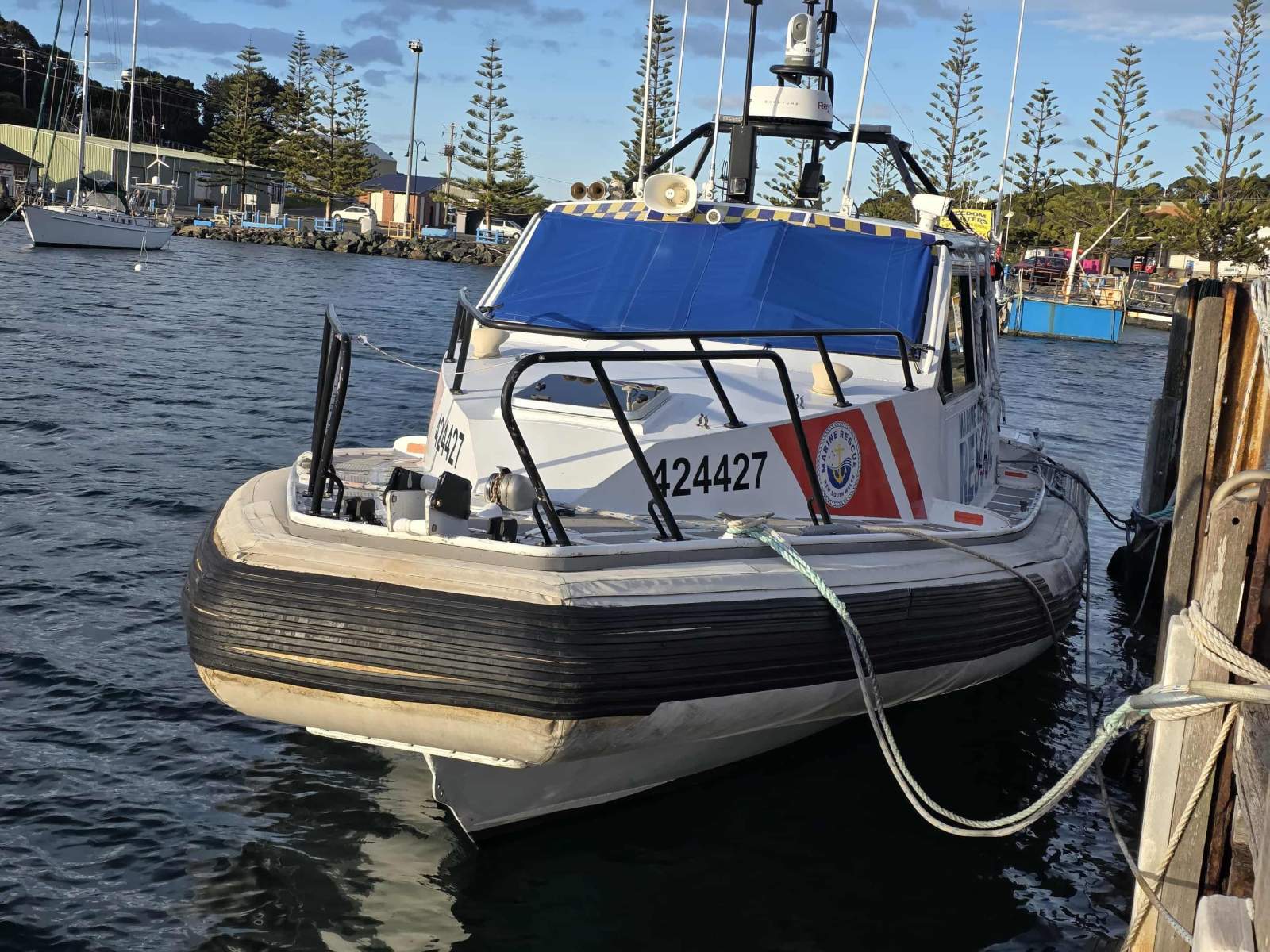 Naiad 11.3 Enclosed Cabin