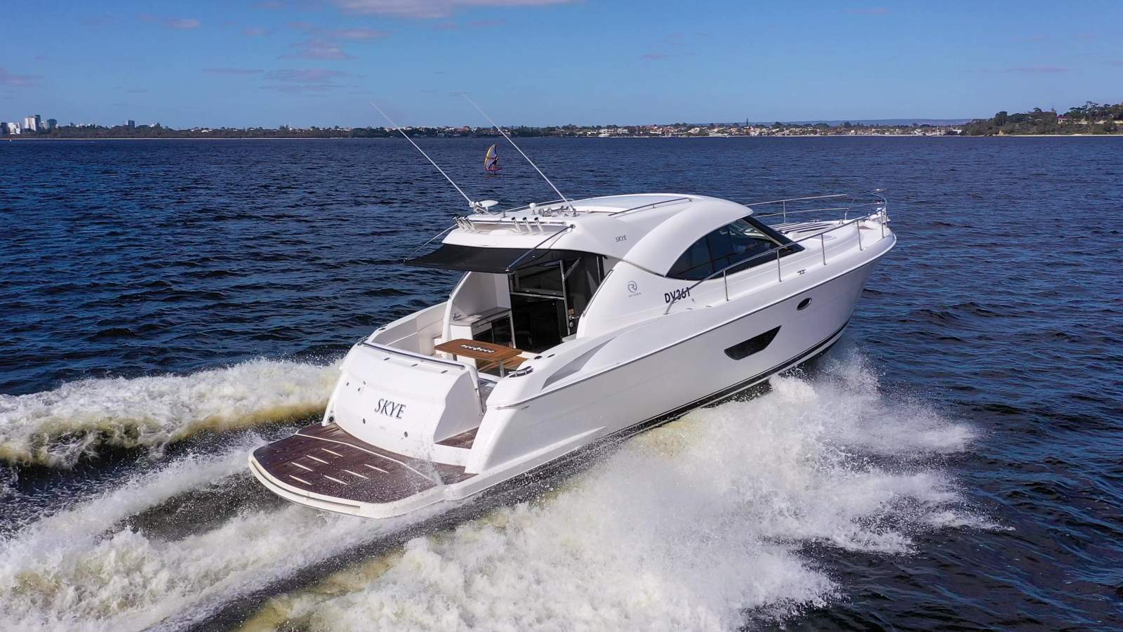 Riviera 4400 Sport Yacht
