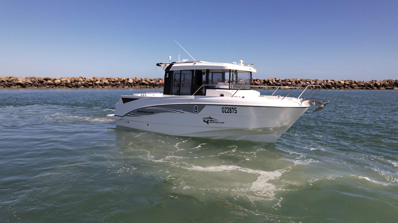 Beneteau Barracuda 8 SeaStar Optimus electric and joystic system