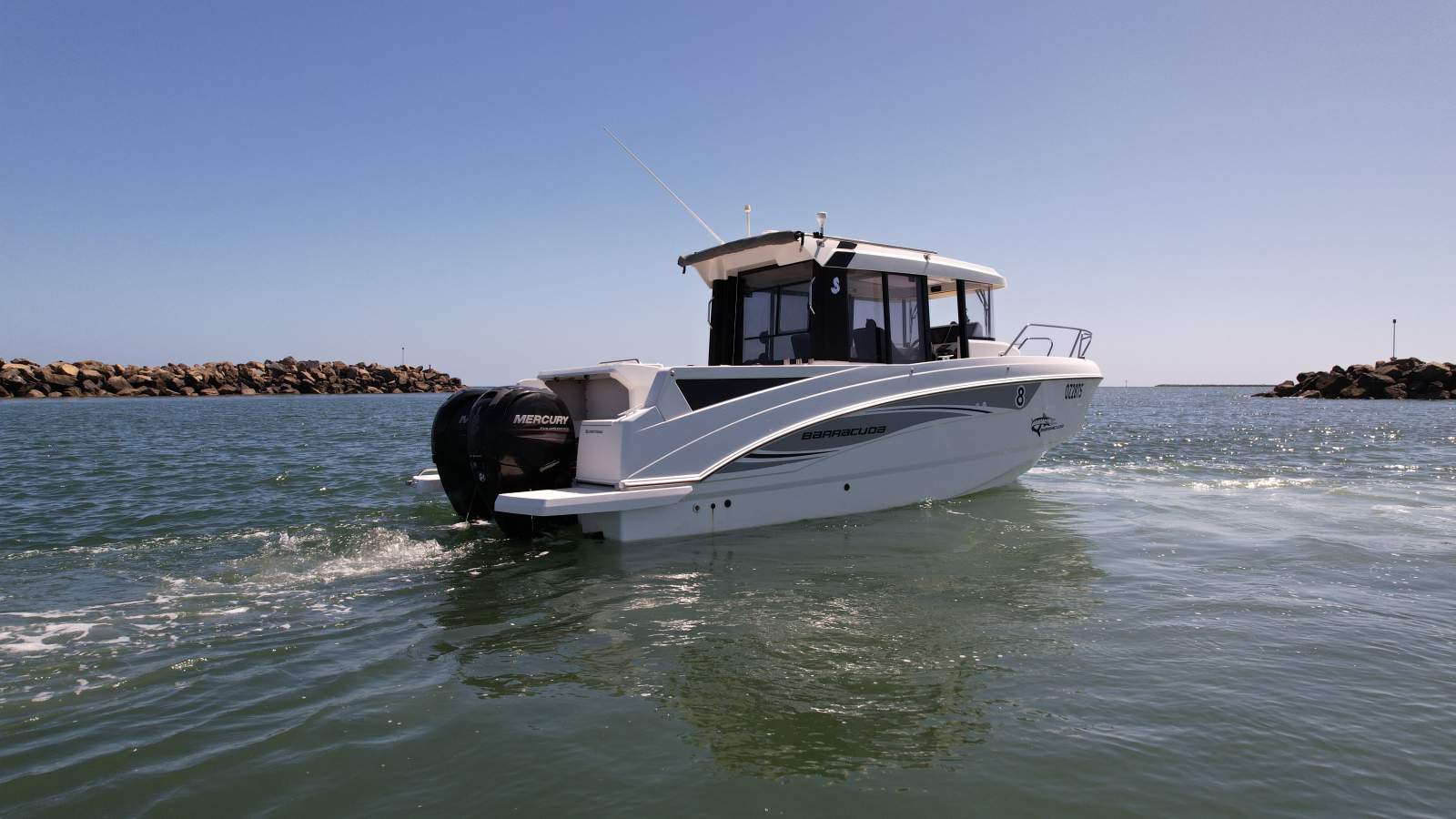 Beneteau Barracuda 8 SeaStar Optimus electric and joystic system