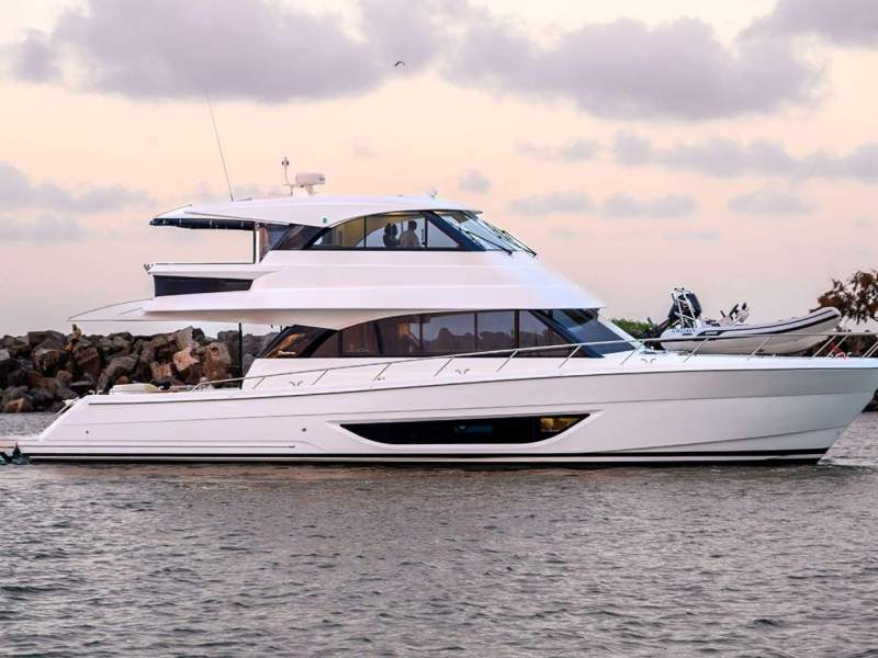 Maritimo M60 Cruising Motoryacht 2025 Black Edition