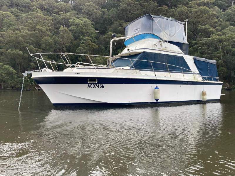 Uniflite 36 Flybridge Fiberglass Diesels (Pittwater NSW)