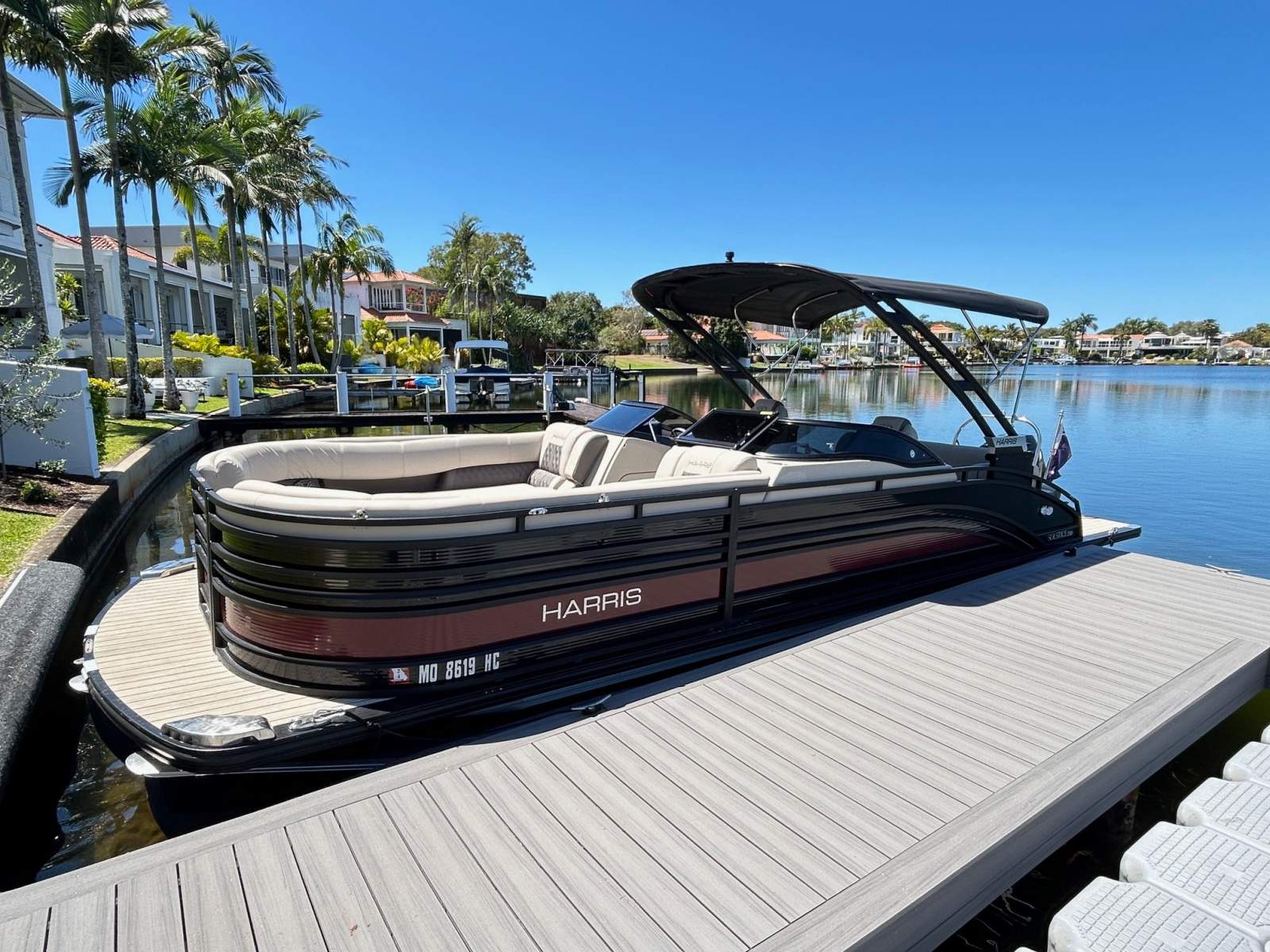 Harris Solstice 250 Pontoon Boat, Great Buying !