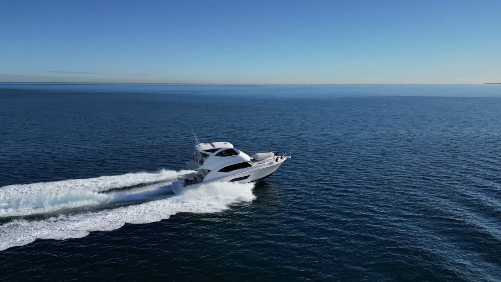 Riviera 53 Enclosed Flybridge