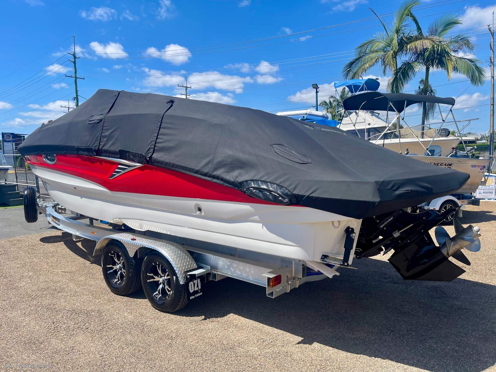 Crownline E235