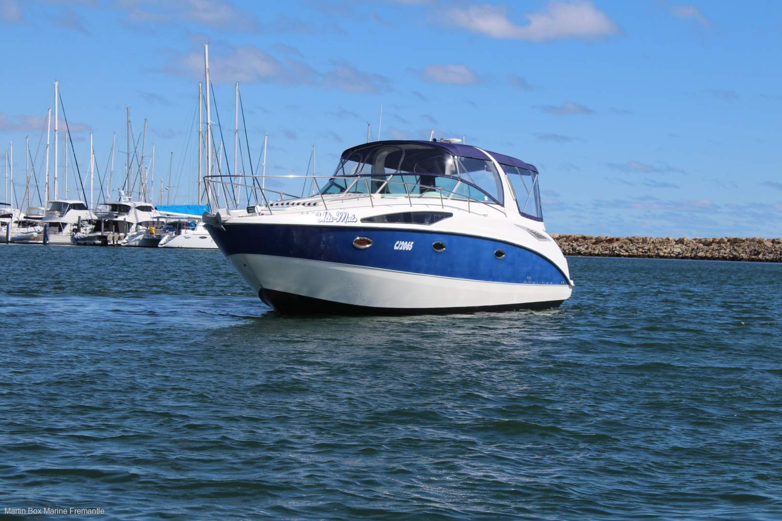 Bayliner 325 Cruiser with Digital Helm Controls
