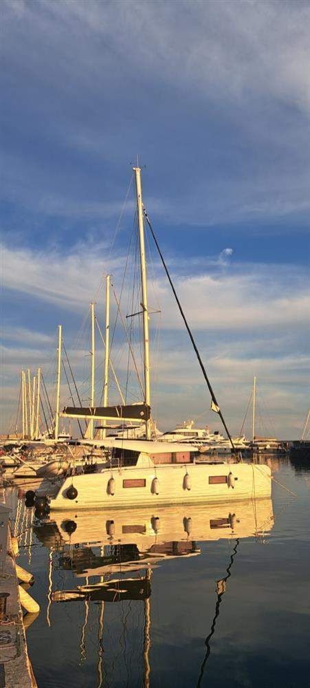 Lagoon 42