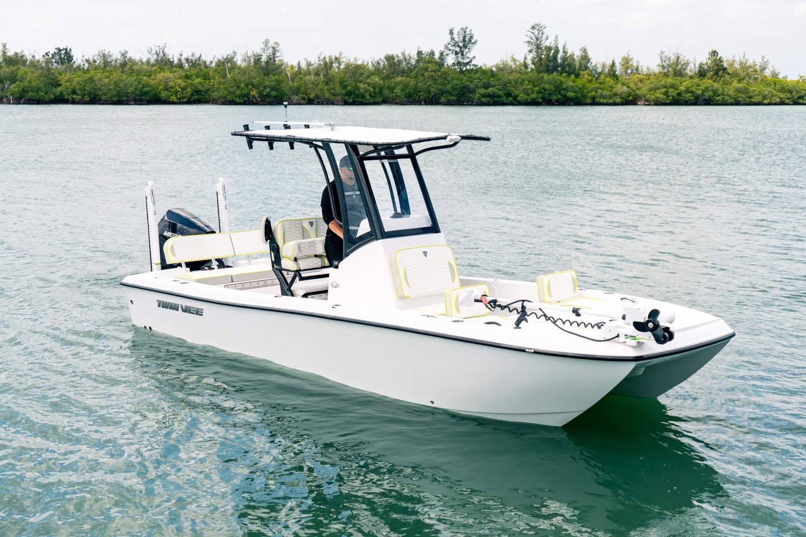 Twin Vee 22 Baycat - 200hp outboards Including Licenced Trailer