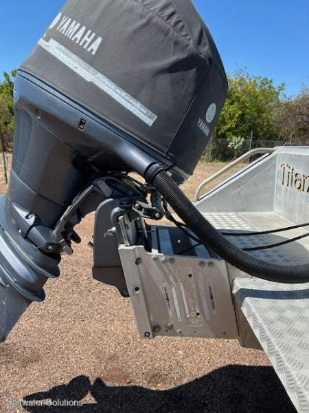 McLay 671 side console speedboat McLay 671 side console speedboat