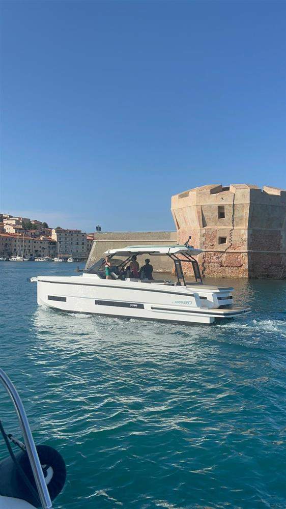 De Antonio Yachts D32