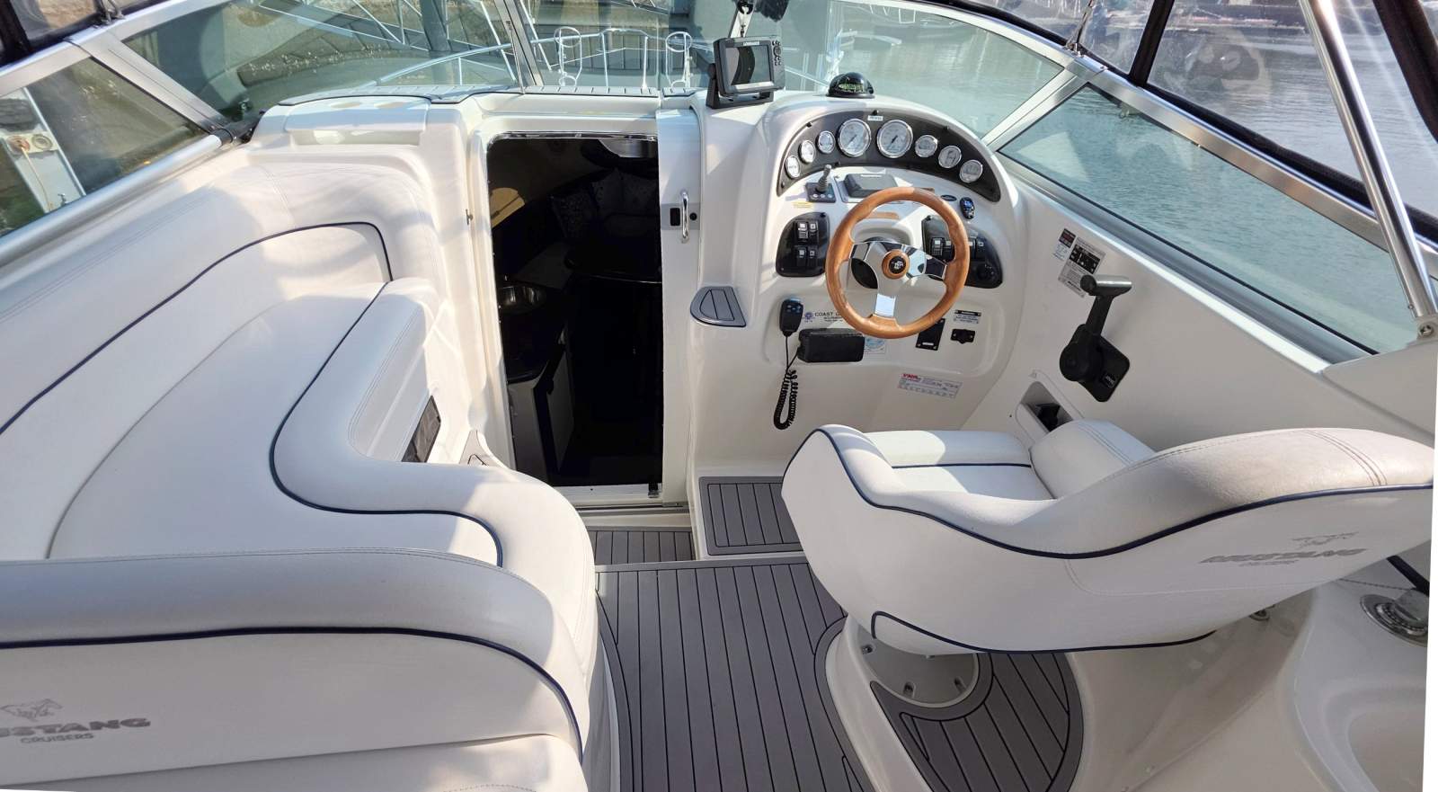 Mustang 2800 Series III