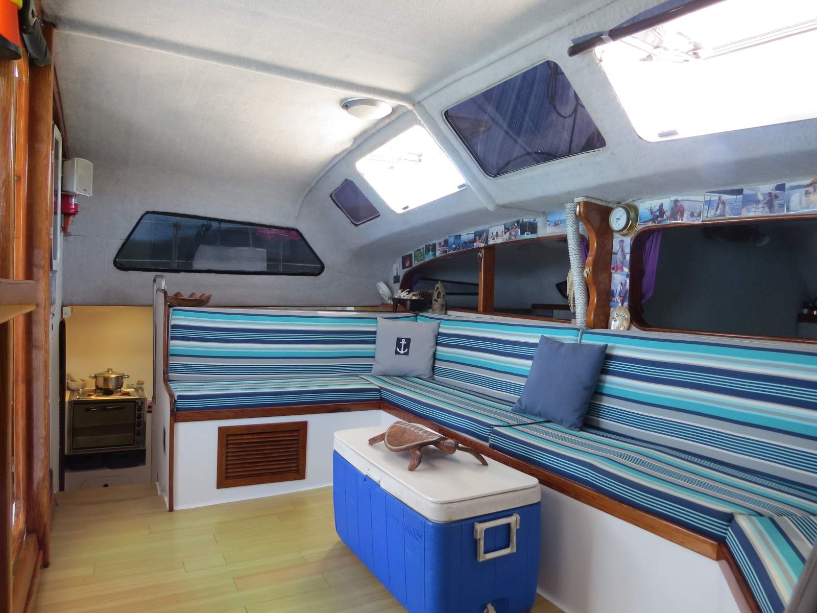 Compu-craft:Saloon opens to galley