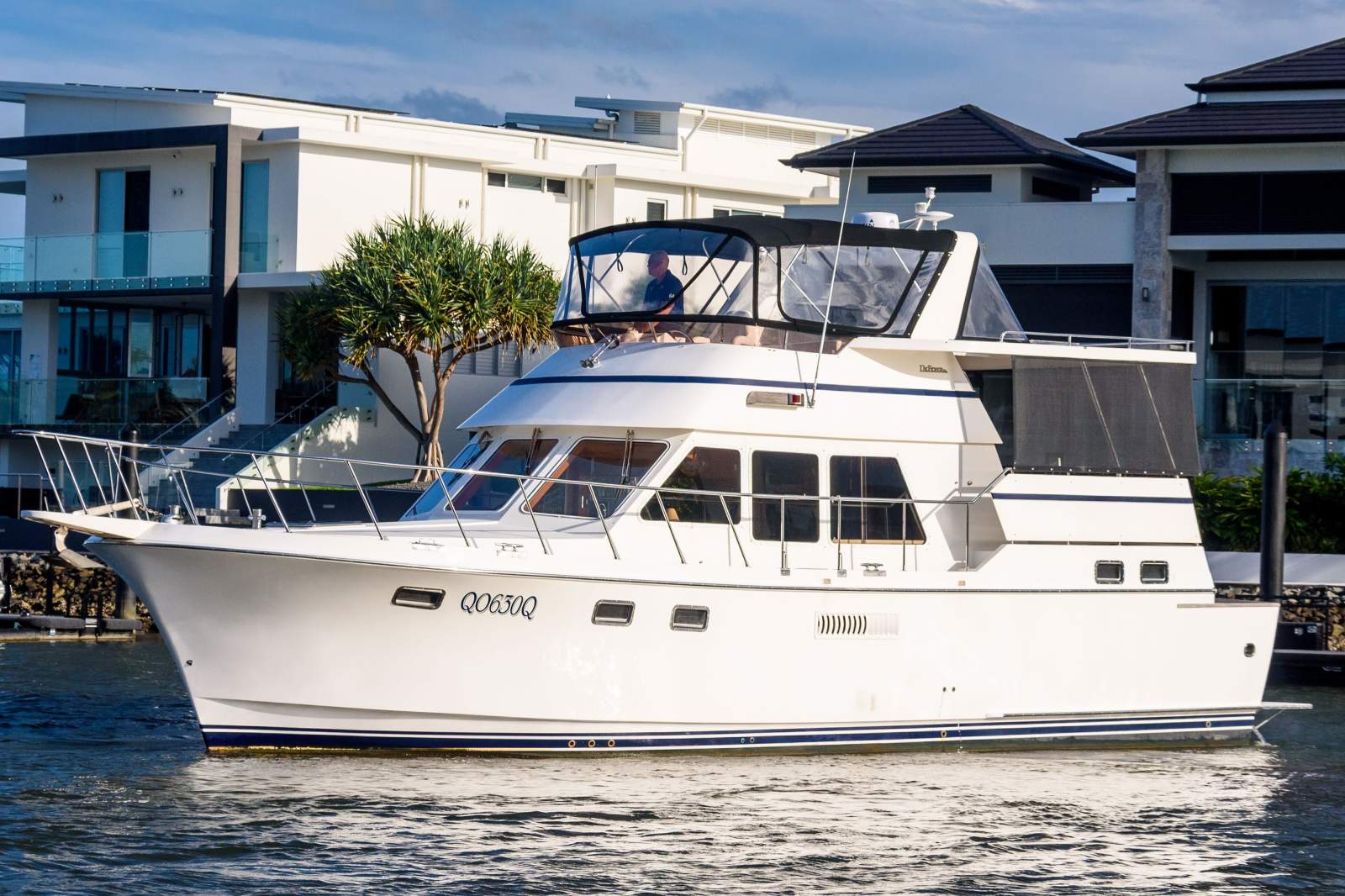 DeFever 46 Flybridge DeFever 46 Flybridge