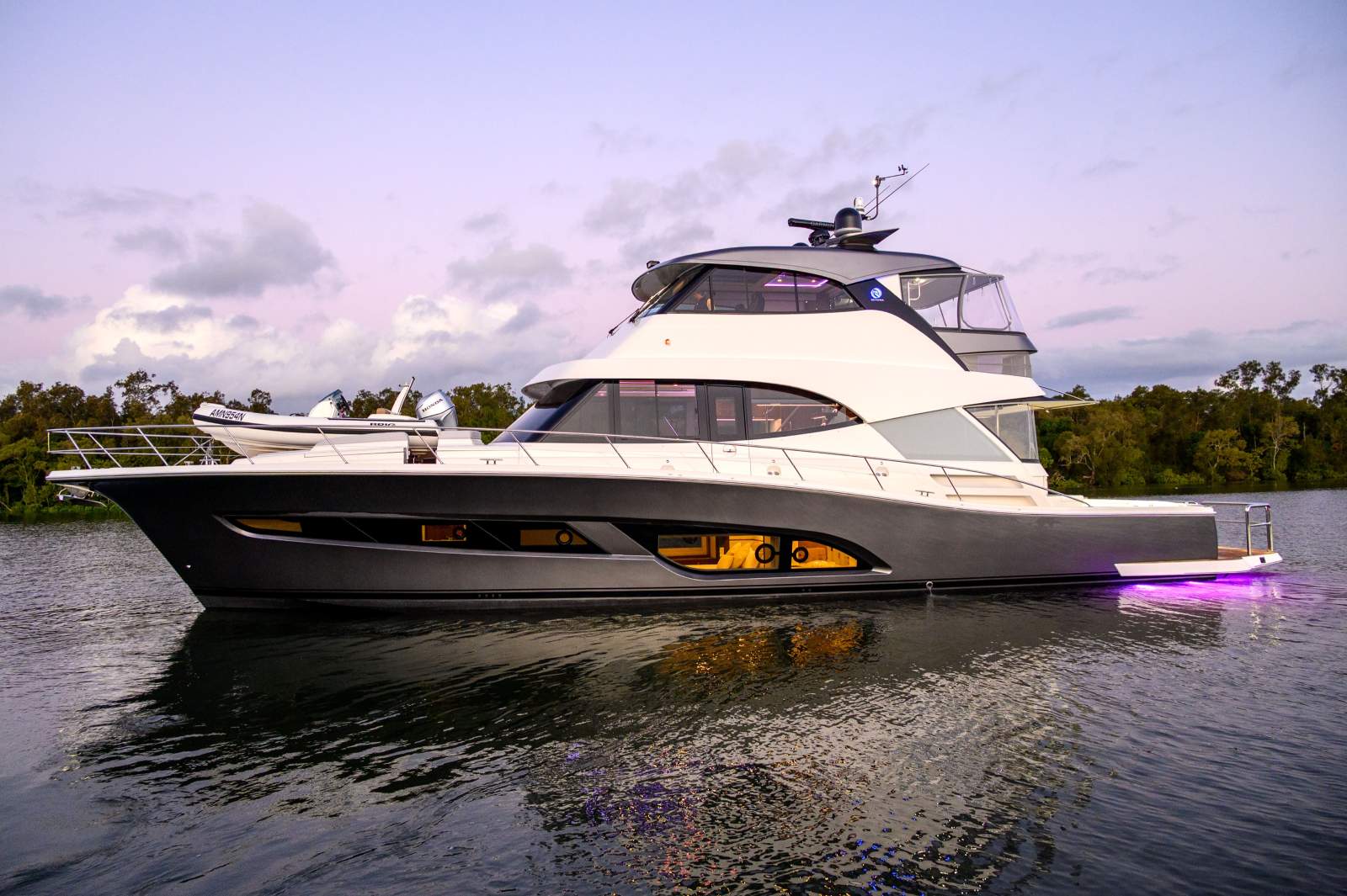 Riviera 64 Sports Motor Yacht