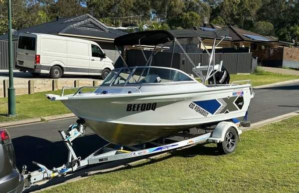 Quintrex 430 Fishabout