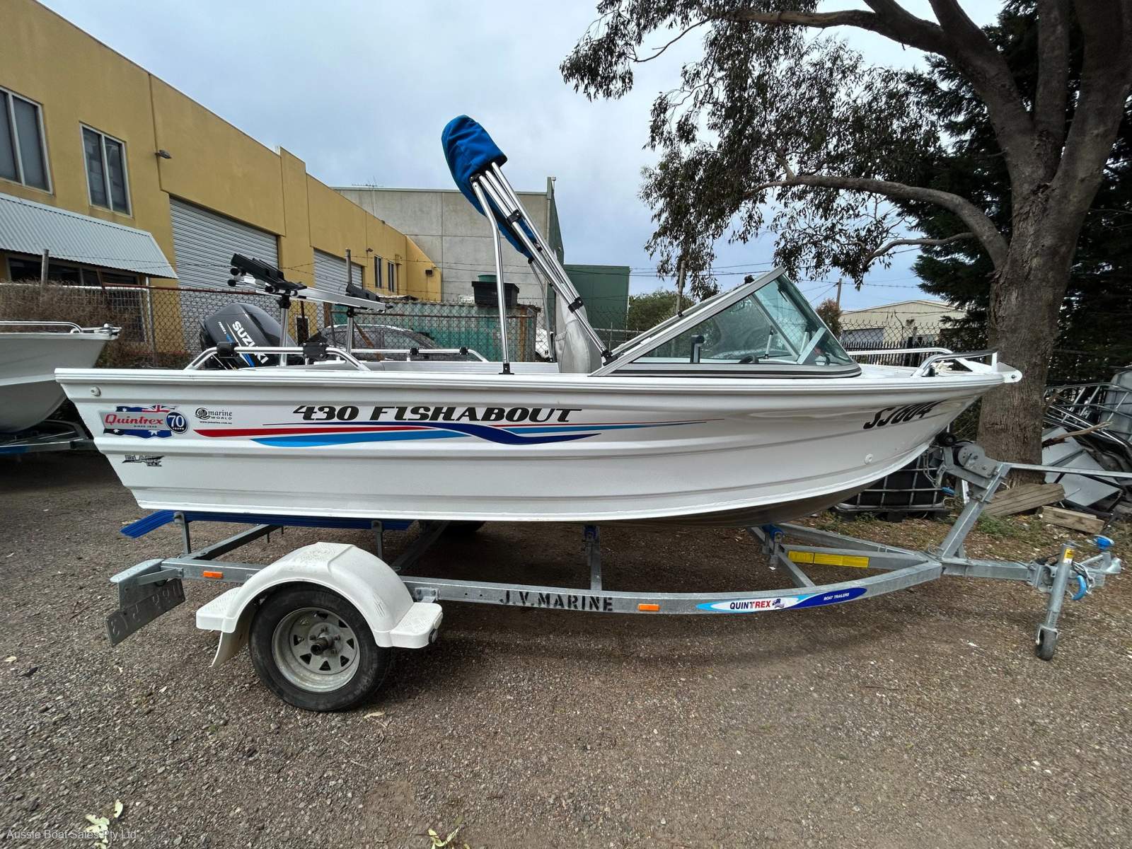 Quintrex 430 Fishabout Quintrex 430 Fishabout