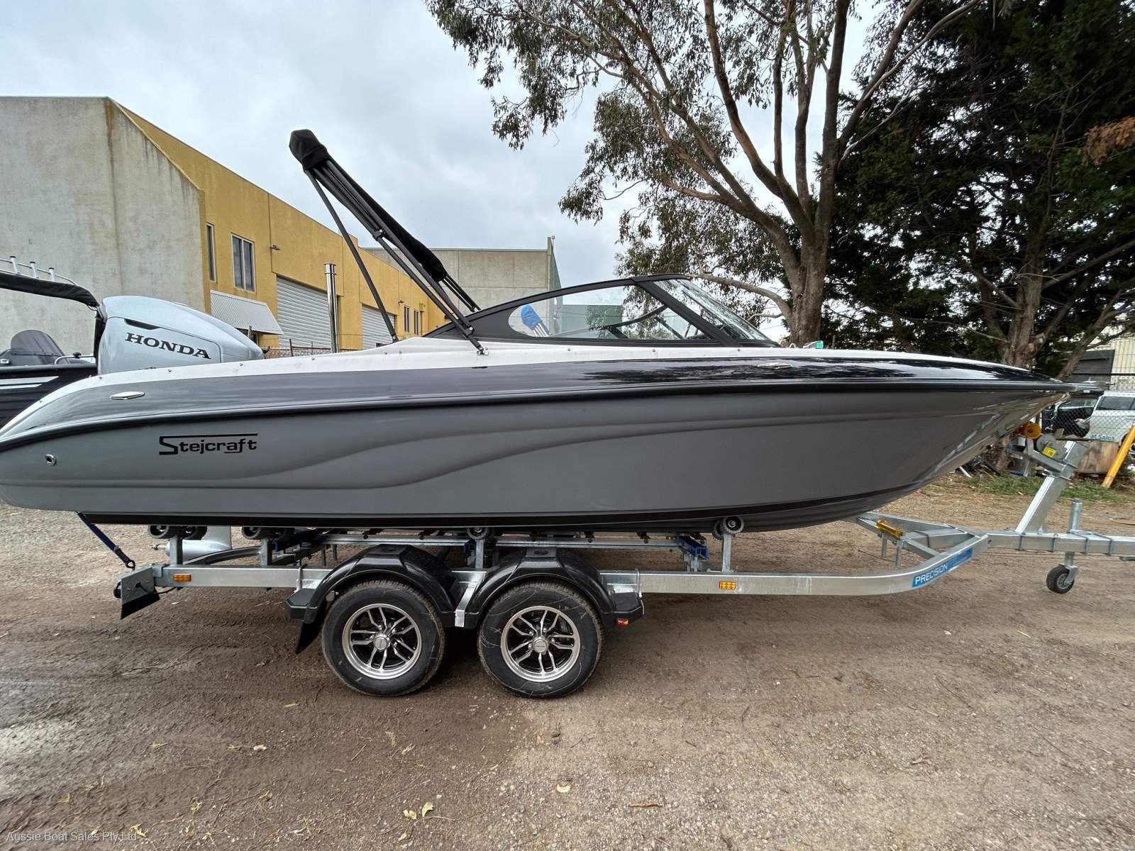 Stejcraft SS64BR Outboard Stejcraft SS64BR Outboard