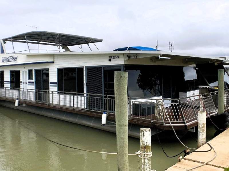 "Wilderness" Dual Deck 5 QBed Commercial HouseBoat