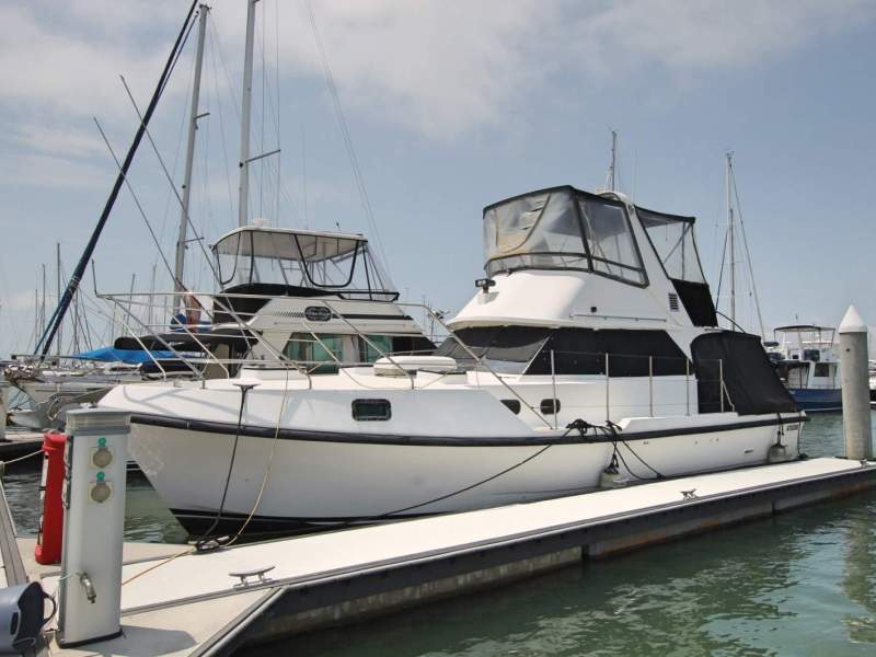 Harriscraft 38 Flybridge Cruiser, "Sold As Is Where Is"