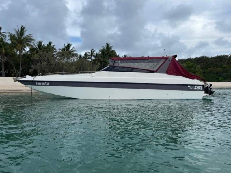 Sports Cruiser/Bow Rider Fast ( Cairns QLD)