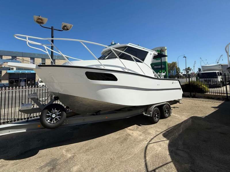 Lux Custom Boats 8200 Leisure Craft