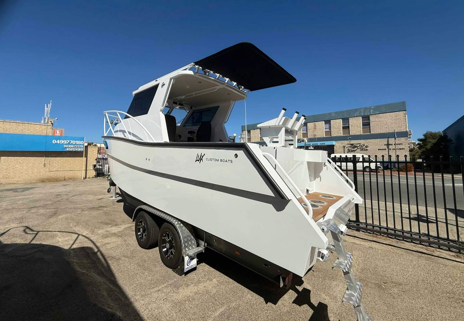Lux Custom Boats 8200 Leisure Craft