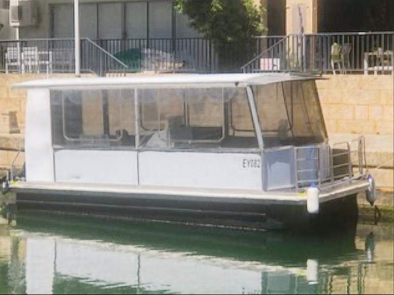 7.8m Bouvard Marine Pontoon