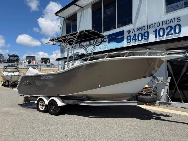 670 Centre Console - 225hp Honda