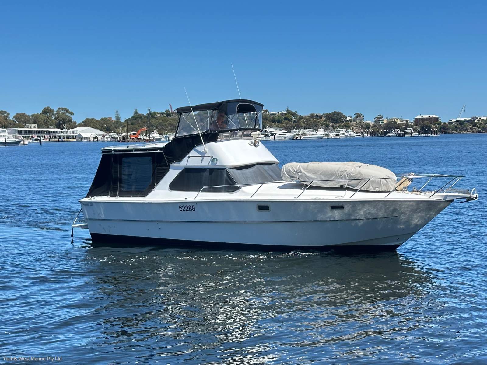 Randell 32 Flybridge Cruiser " Cummins Shaft drive and BOW THRUSTER":RANDELL 32 by YACHTS WEST Randell 32 Flybridge Cruiser " Cummins Shaft drive and BOW THRUSTER":RANDELL 32 by YACHTS WEST