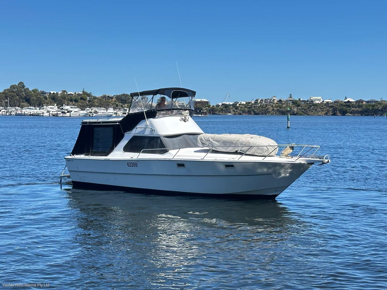 Randell 32 Flybridge Cruiser " Cummins Shaft drive and BOW THRUSTER":RANDELL 32 by YACHTS WEST Randell 32 Flybridge Cruiser " Cummins Shaft drive and BOW THRUSTER":RANDELL 32 by YACHTS WEST