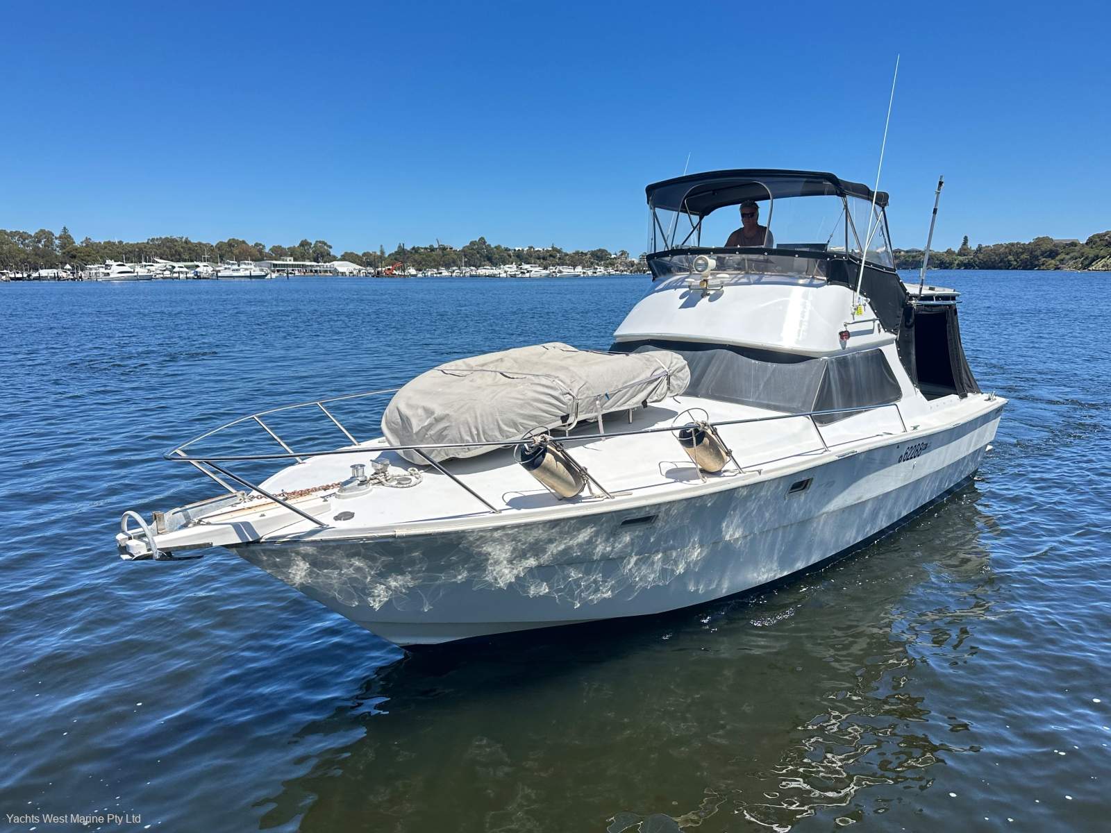 Randell 32 Flybridge Cruiser " Cummins Shaft drive and BOW THRUSTER":RANDELL 32 by YACHTS WEST Randell 32 Flybridge Cruiser " Cummins Shaft drive and BOW THRUSTER":RANDELL 32 by YACHTS WEST