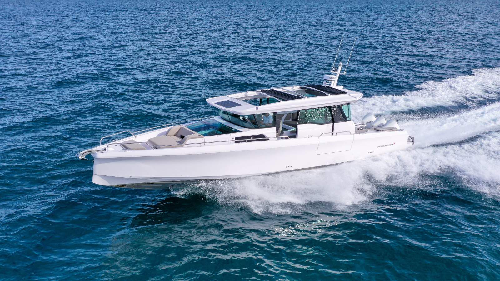 Axopar 45 Cross Cabin - Gyro Stabilized