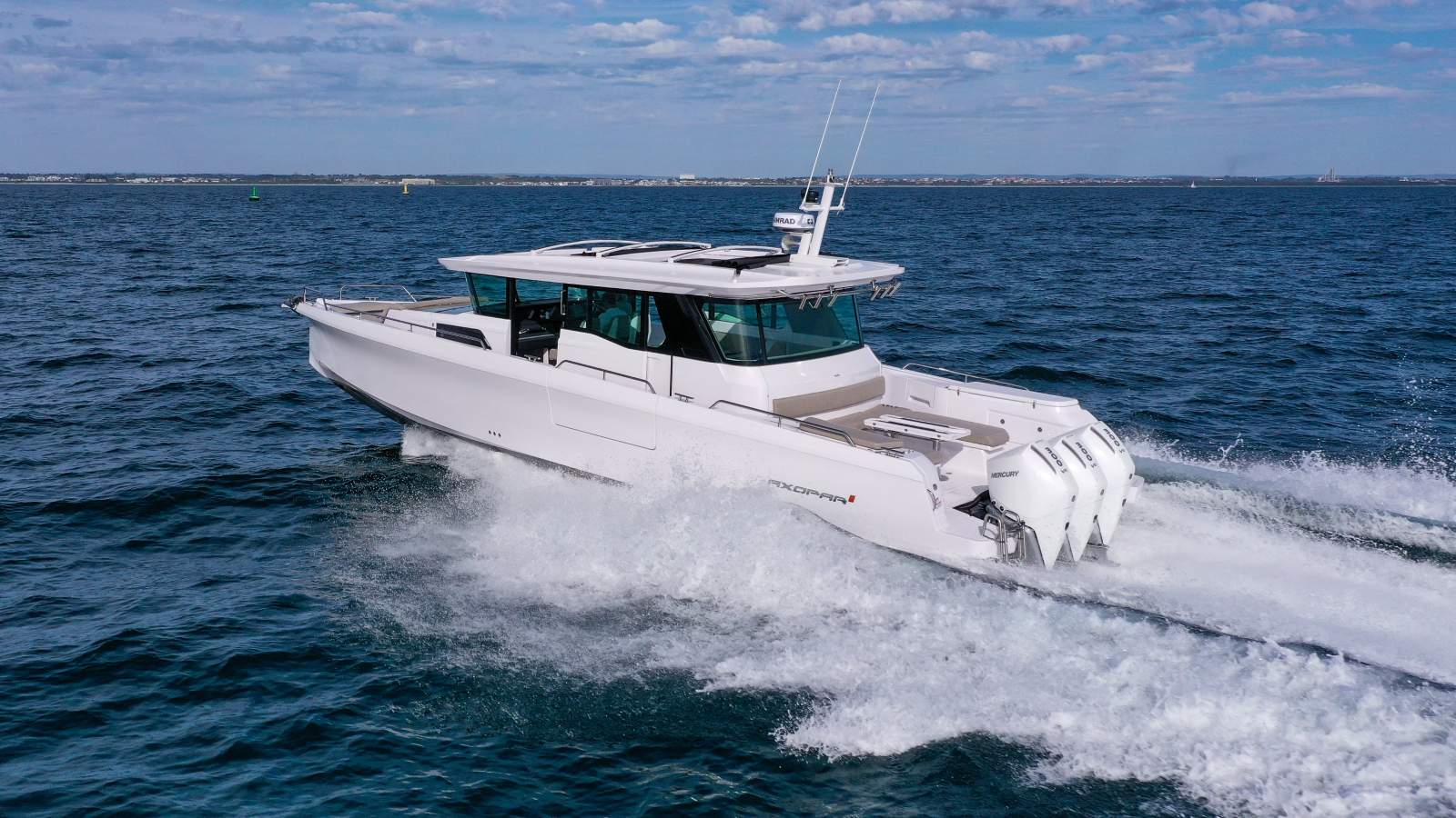 Axopar 45 Cross Cabin - Gyro Stabilized