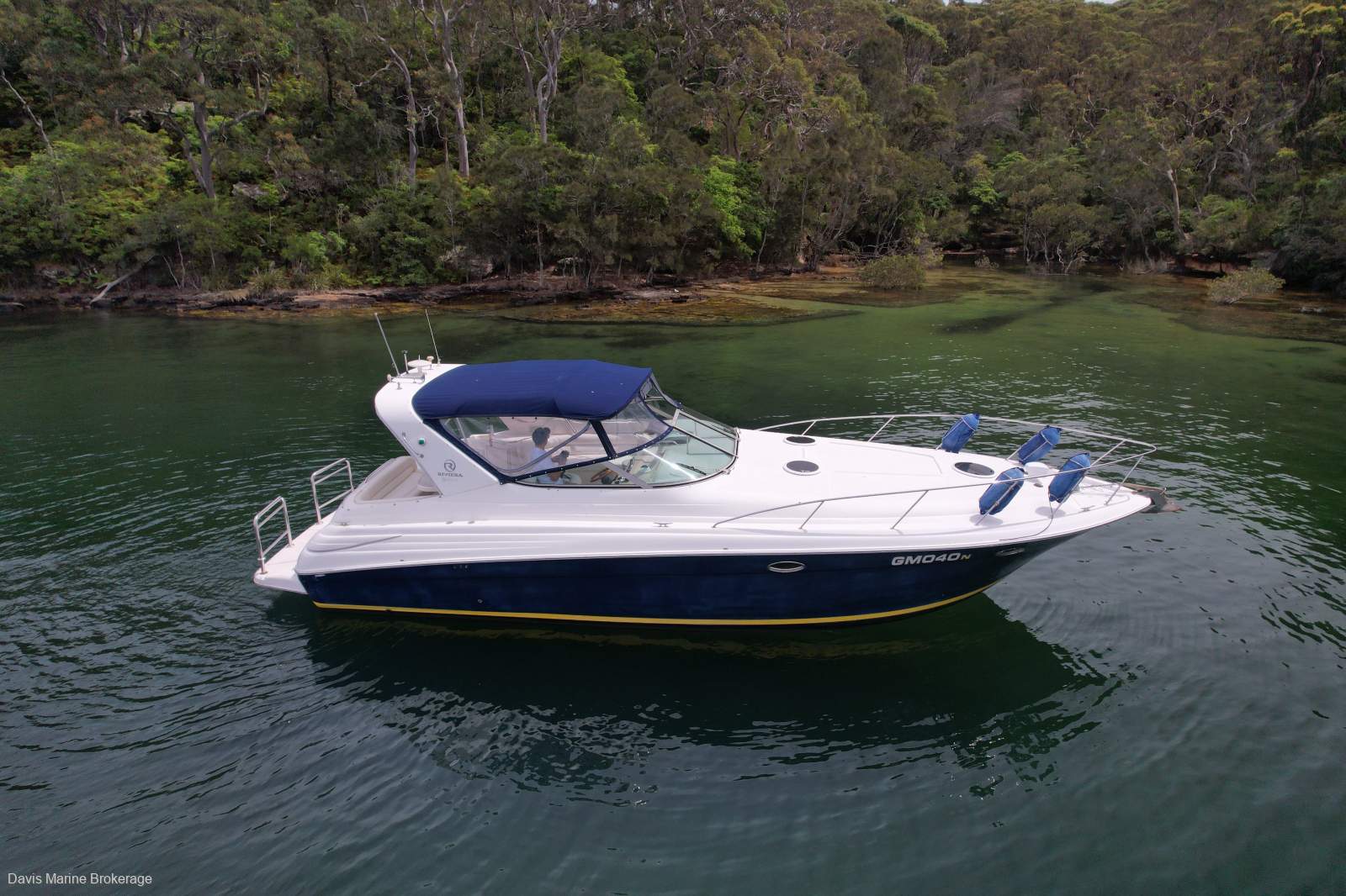 Riviera M370 Sports Cruiser Riviera M370 Sports Cruiser